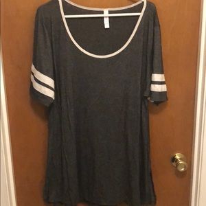 Lularoe Classic Tee